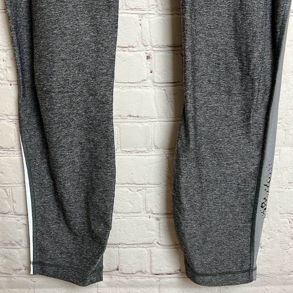 Lululemon Light Speed Tights - Picture 3 of 15